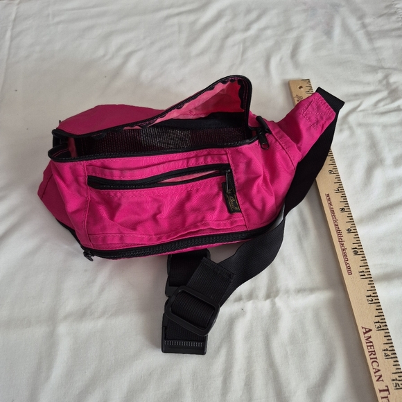 Eddie Bauer Handbags - Vintage Eddie Bauer Fuchsia Crossbody Bag